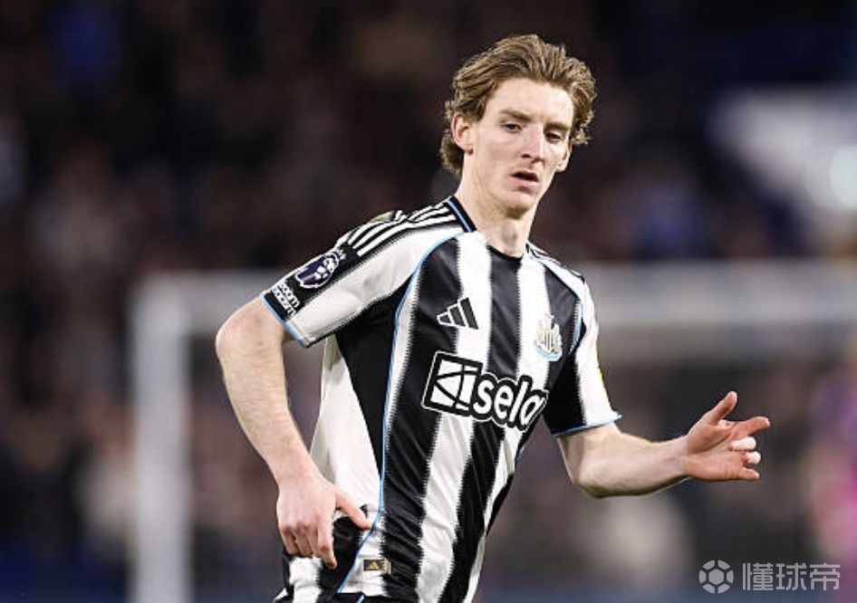 戈登：射门时踢到了自己的脚；上一场战巴萨前在床上躺了三天